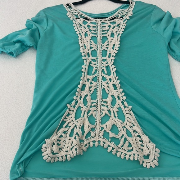 Beautiful t-shirt - Picture 4 of 4